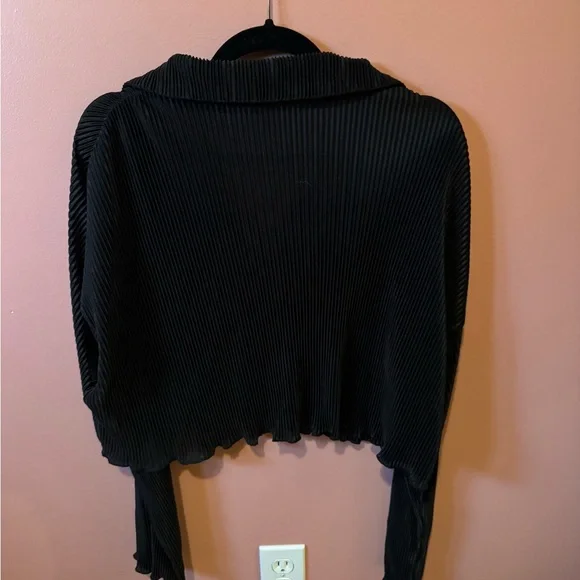 Black Ribbed Women's Top - Picture 2 of 2
